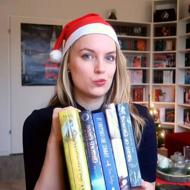 Was haben diese Bücher gemeinsam? 🤔
.
Der Countdown läuft. In 2 Tagen ist Weihnachten 🎄 Seid ihr schon bereit? Habt ihr schon alle Geschenke?
Ich muss noch einige letzte Dinge vorbereiten und morgen auch nochmal arbeiten 🙈 aber dann freue ich mich auf ein paar entspannte Tage mit der Familie und viel gutem Essen ❤️
.
Die gezeigten Bücher sind übrigens alle Antworten beim Christmas Song Book Tag, den ich auf Youtube gemacht habe (Link zum Kanal in der Bio) 😏
Welches ist denn euer liebster Weihnachtssong? 🎄